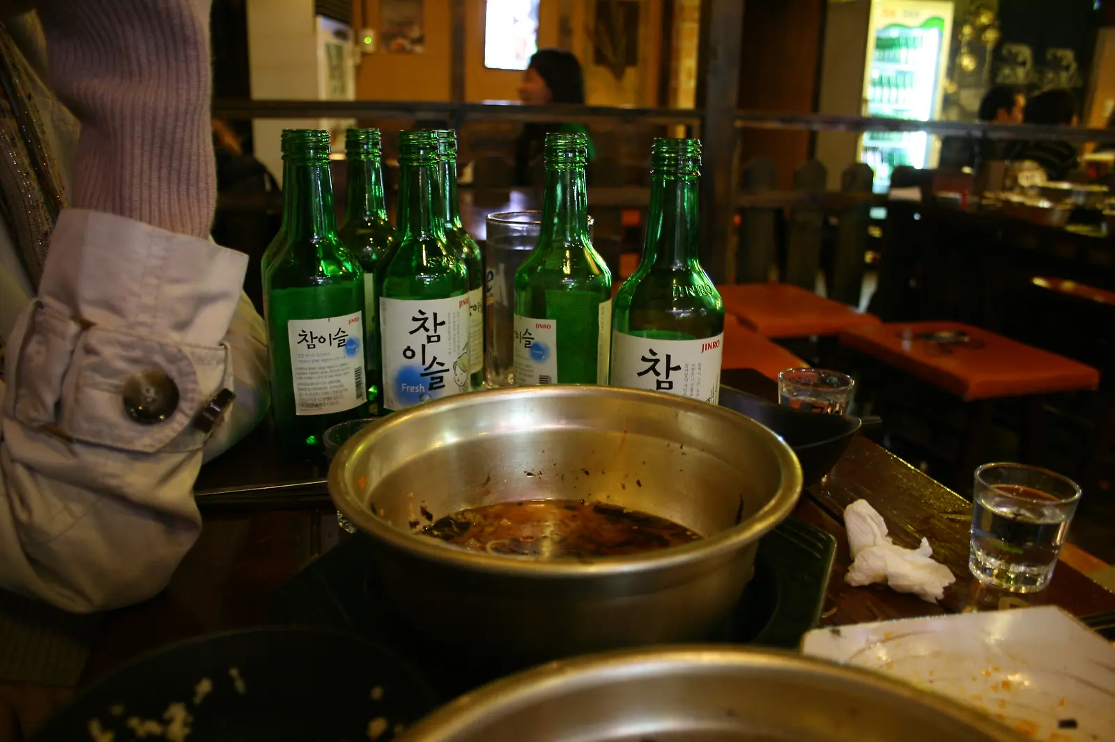 이게 겨우 8시를 넘긴 시점이었다. 엉망이었다.
