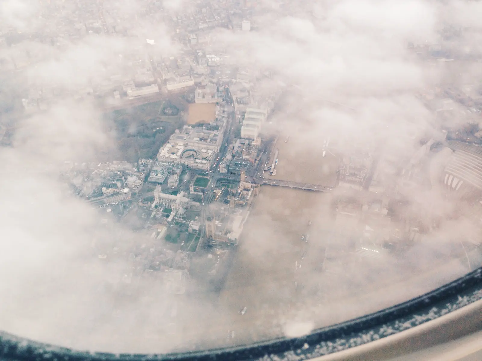구름 속의 런던, London